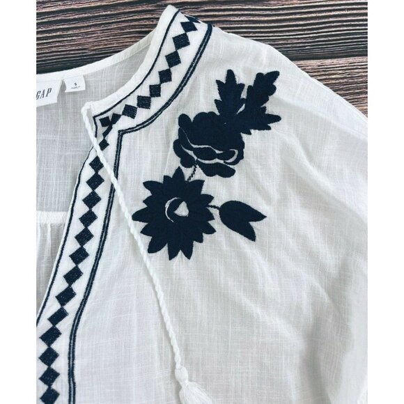 GAP Womens Sz S White Floral Embroidered Tunic Peasant Top Tassel Oversized Blue - Picture 6 of 11
